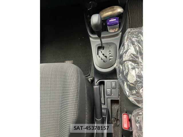 Toyota VITZ 2015-12 8410944-17