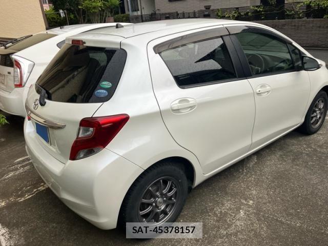 Toyota VITZ 2015-12 8410944-1