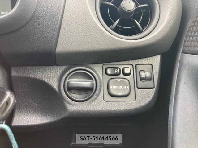 Toyota VITZ 2015-08 8415701-9