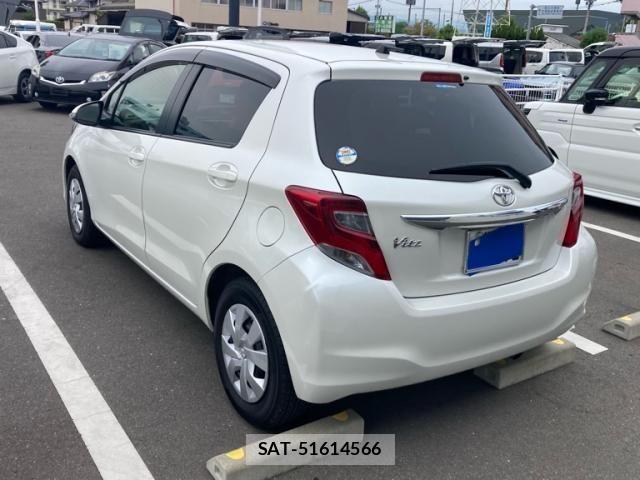 Toyota VITZ 2015-08 8415701-2