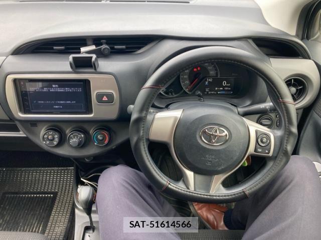Toyota VITZ 2015-08 8415701-6