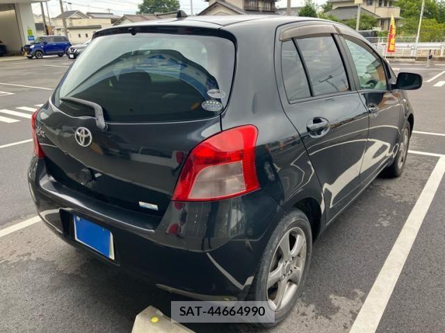 Toyota VITZ 2007-06 8415719-3