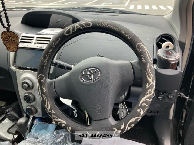 Toyota VITZ 2007-06 8415719-5