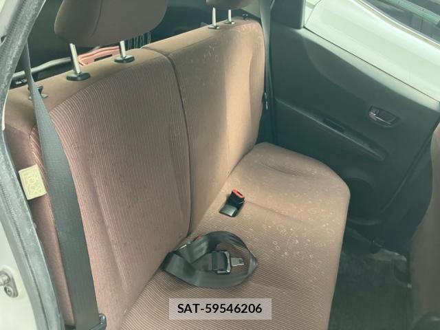 Toyota VITZ 2011-10 8415709-11