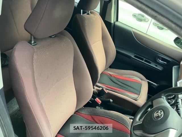 Toyota VITZ 2011-10 8415709-12