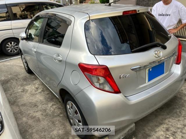 Toyota VITZ 2011-10 8415709-2