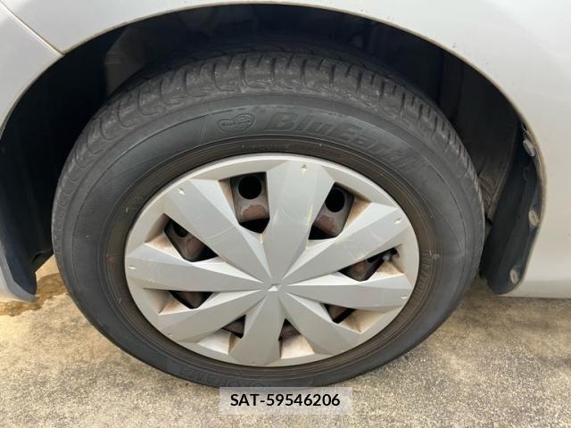 Toyota VITZ 2011-10 8415709-7