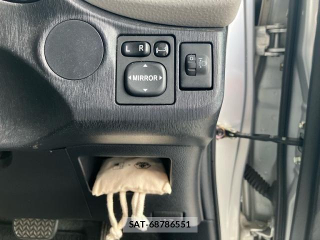 Toyota VITZ 2012-01 8415711-13