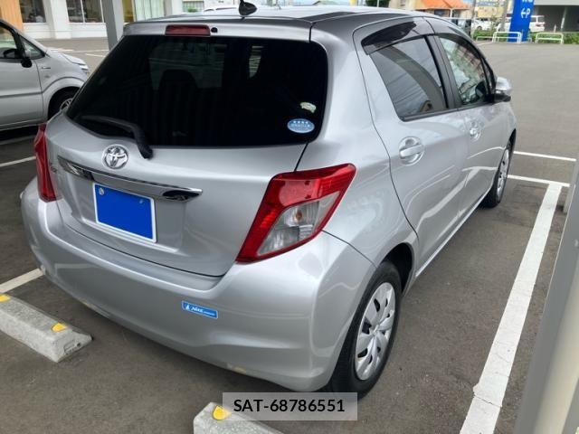 Toyota VITZ 2012-01 8415711-5