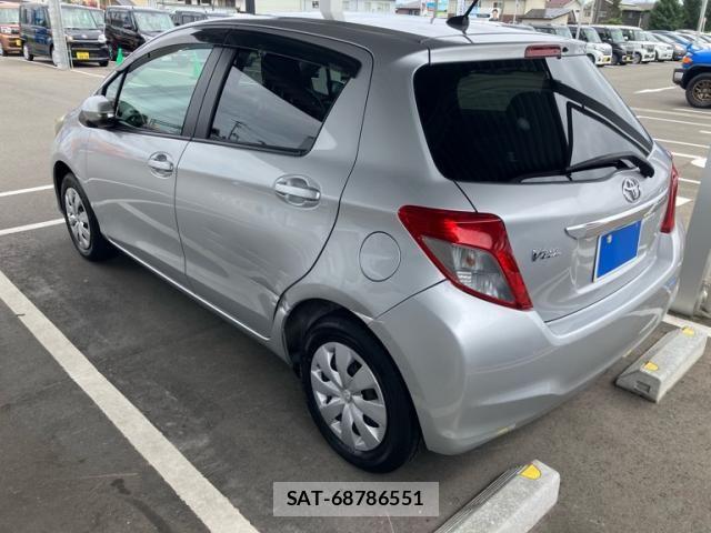 Toyota VITZ 2012-01 8415711-6