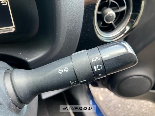 Toyota VITZ 2019-02 8415699-11