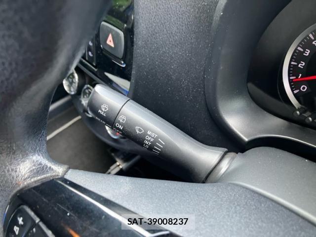 Toyota VITZ 2019-02 8415699-12