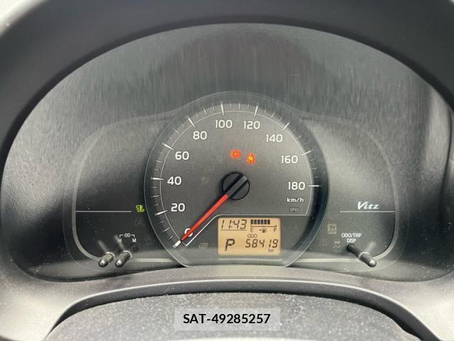 Toyota VITZ 2011-11 8410967-21