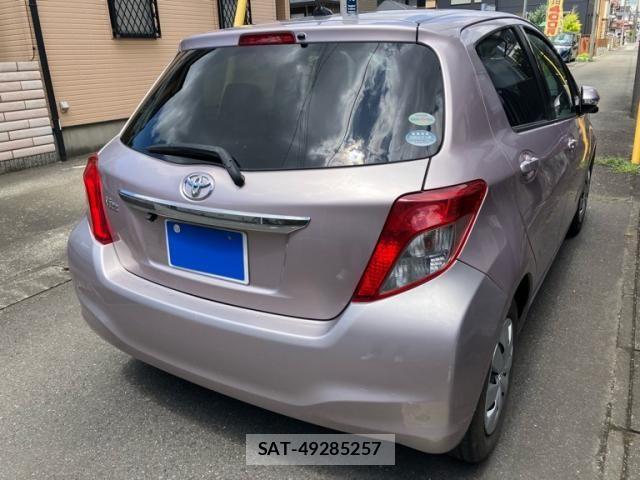 Toyota VITZ 2011-11 8410967-3