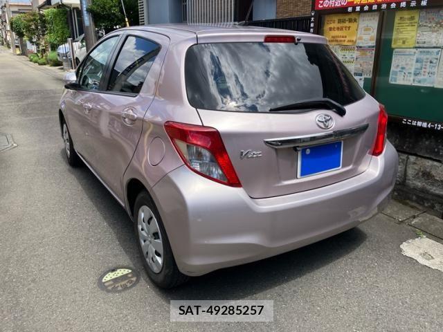 Toyota VITZ 2011-11 8410967-4