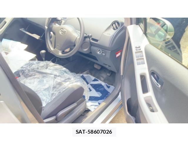 Toyota VITZ 2010-01 8415717-14