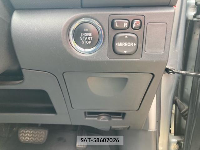 Toyota VITZ 2010-01 8415717-16