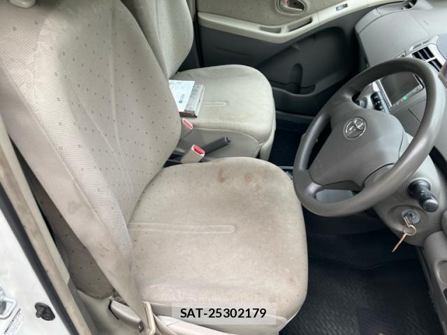 Toyota VITZ 2007-12 8415712-9