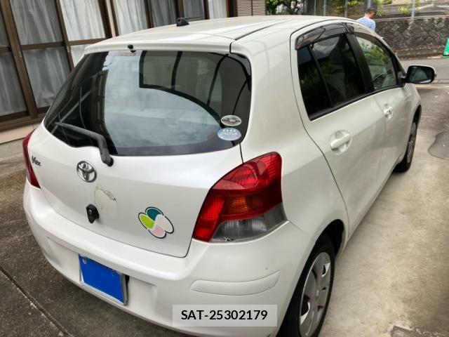 Toyota VITZ 2007-12 8415712-6