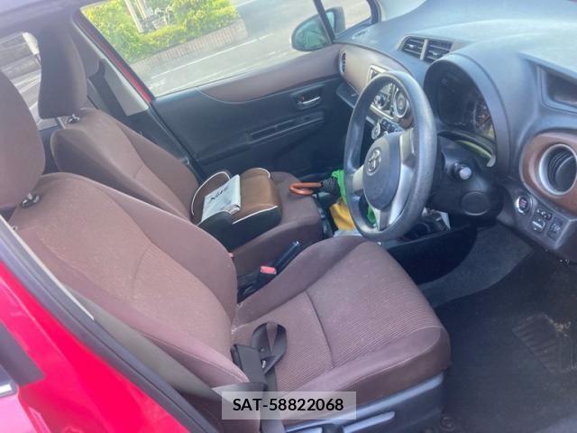 Toyota VITZ 2011-09 8439051-16