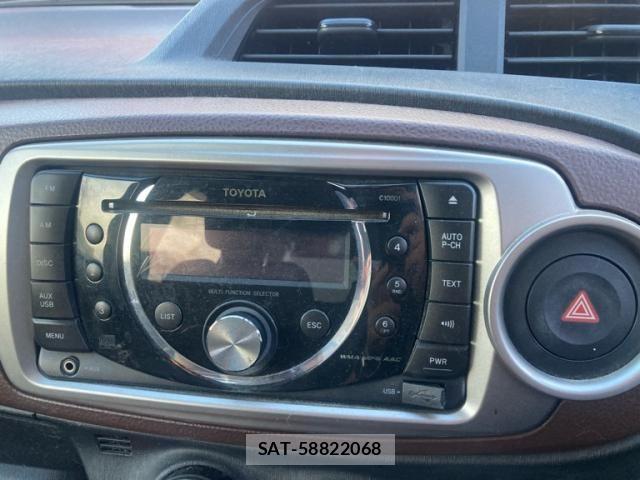 Toyota VITZ 2011-09 8439051-19