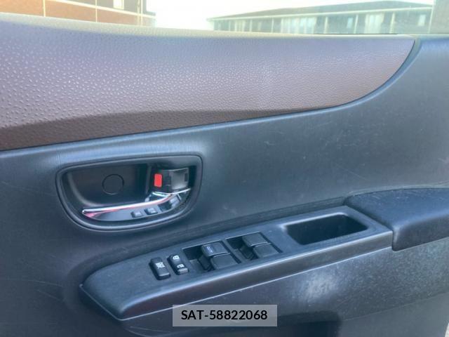 Toyota VITZ 2011-09 8439051-23
