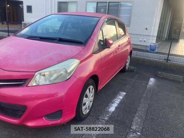 Toyota VITZ 2011-09 8439051-2