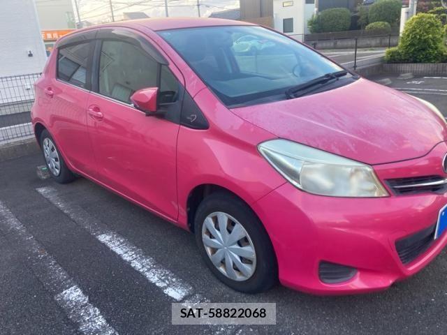 Toyota VITZ 2011-09 8439051-3