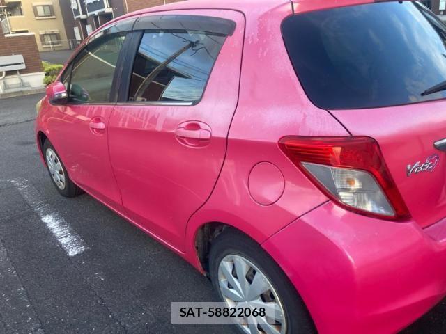 Toyota VITZ 2011-09 8439051-5
