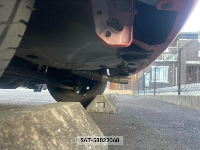 Toyota VITZ 2011-09 8439051-8