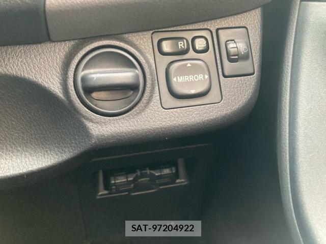Toyota VITZ 2015-10 8439050-12