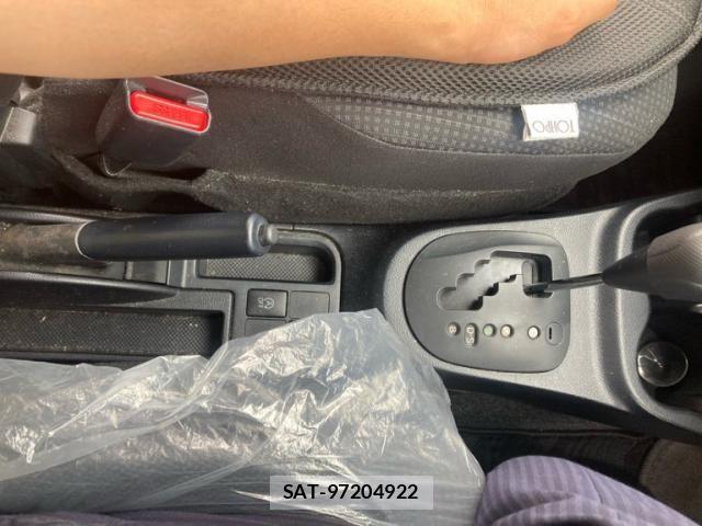 Toyota VITZ 2015-10 8439050-15