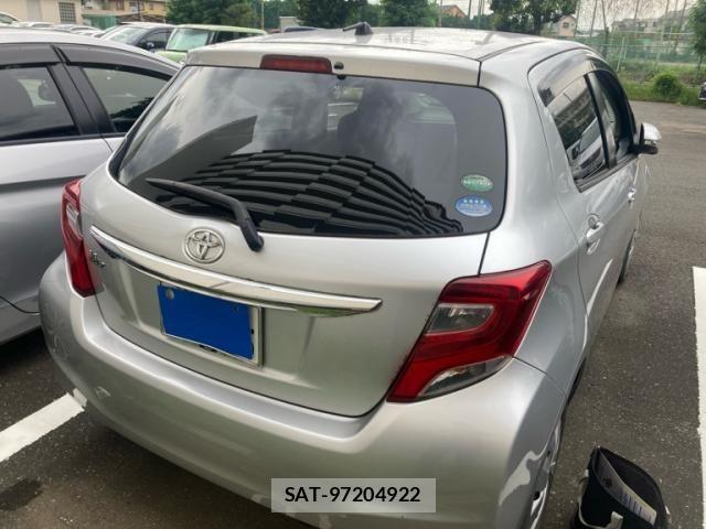 Toyota VITZ 2015-10 8439050-5