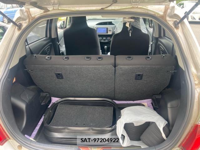Toyota VITZ 2015-10 8439050-7