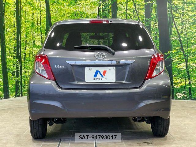 Toyota VITZ 2013-12 8458722-14