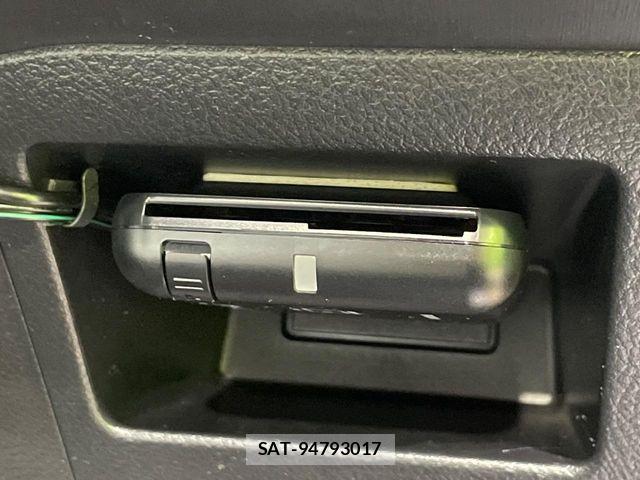 Toyota VITZ 2013-12 8458722-3