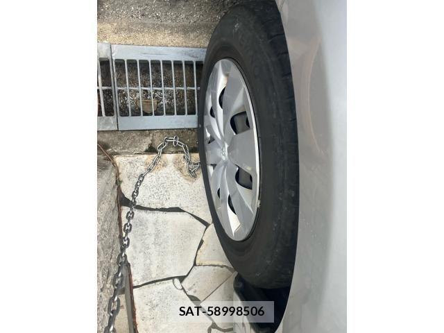 Toyota VITZ 2012-09 8458725-10