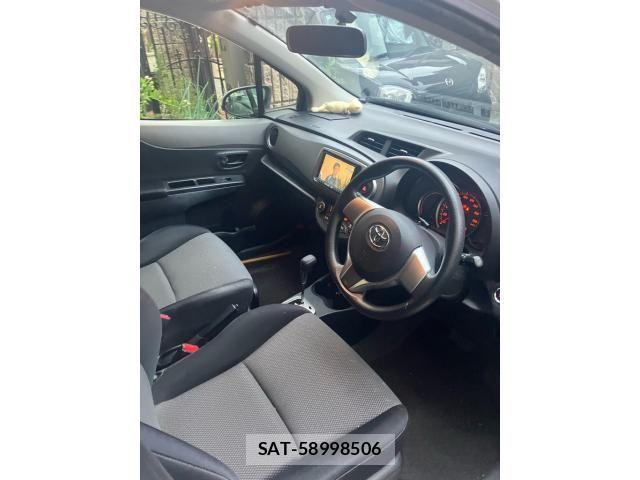Toyota VITZ 2012-09 8458725-11