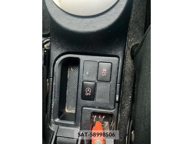 Toyota VITZ 2012-09 8458725-19