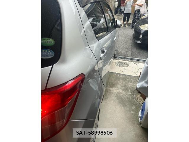 Toyota VITZ 2012-09 8458725-5
