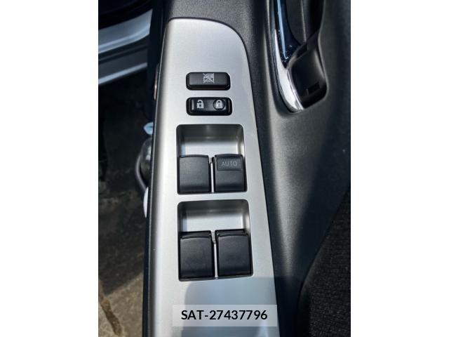 Toyota VITZ 2015-09 8486227-11