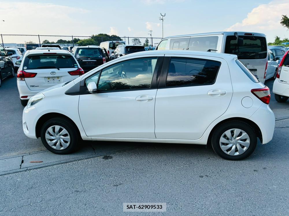 Toyota VITZ 2019-07 8298891-1