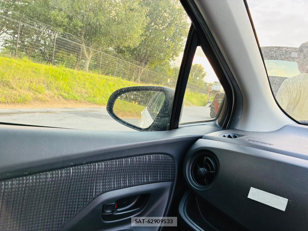 Toyota VITZ 2019-07 8298891-21