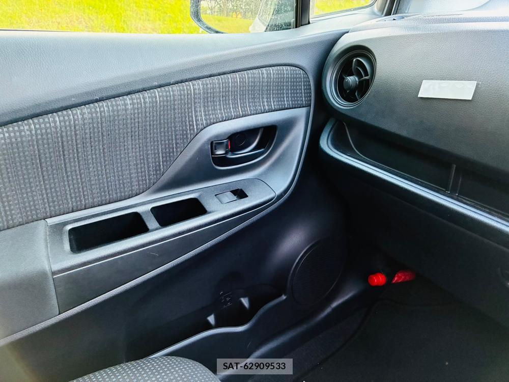 Toyota VITZ 2019-07 8298891-22