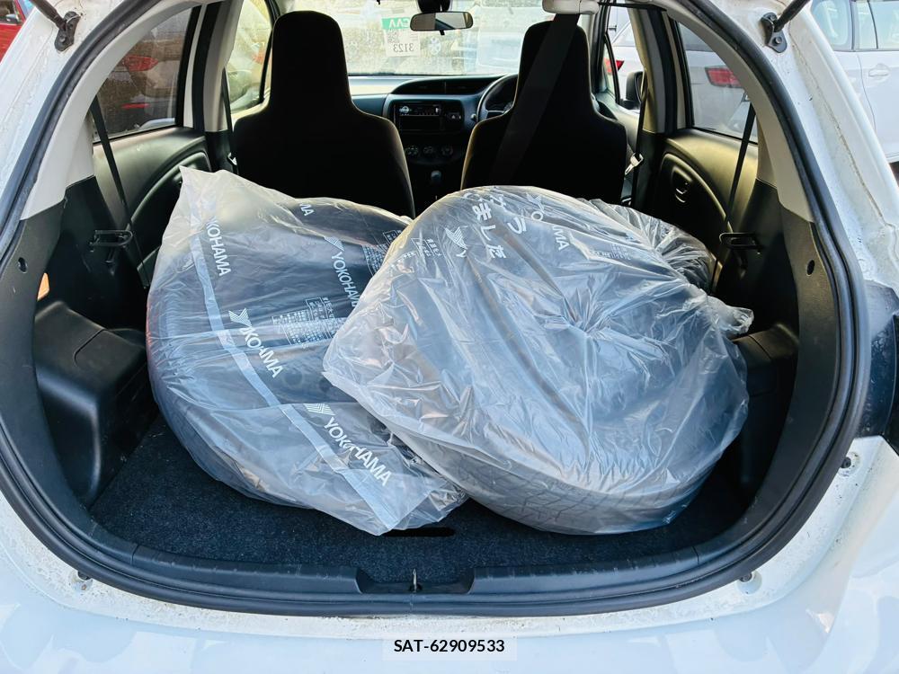 Toyota VITZ 2019-07 8298891-24