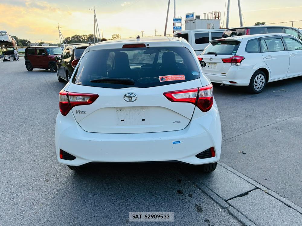Toyota VITZ 2019-07 8298891-3