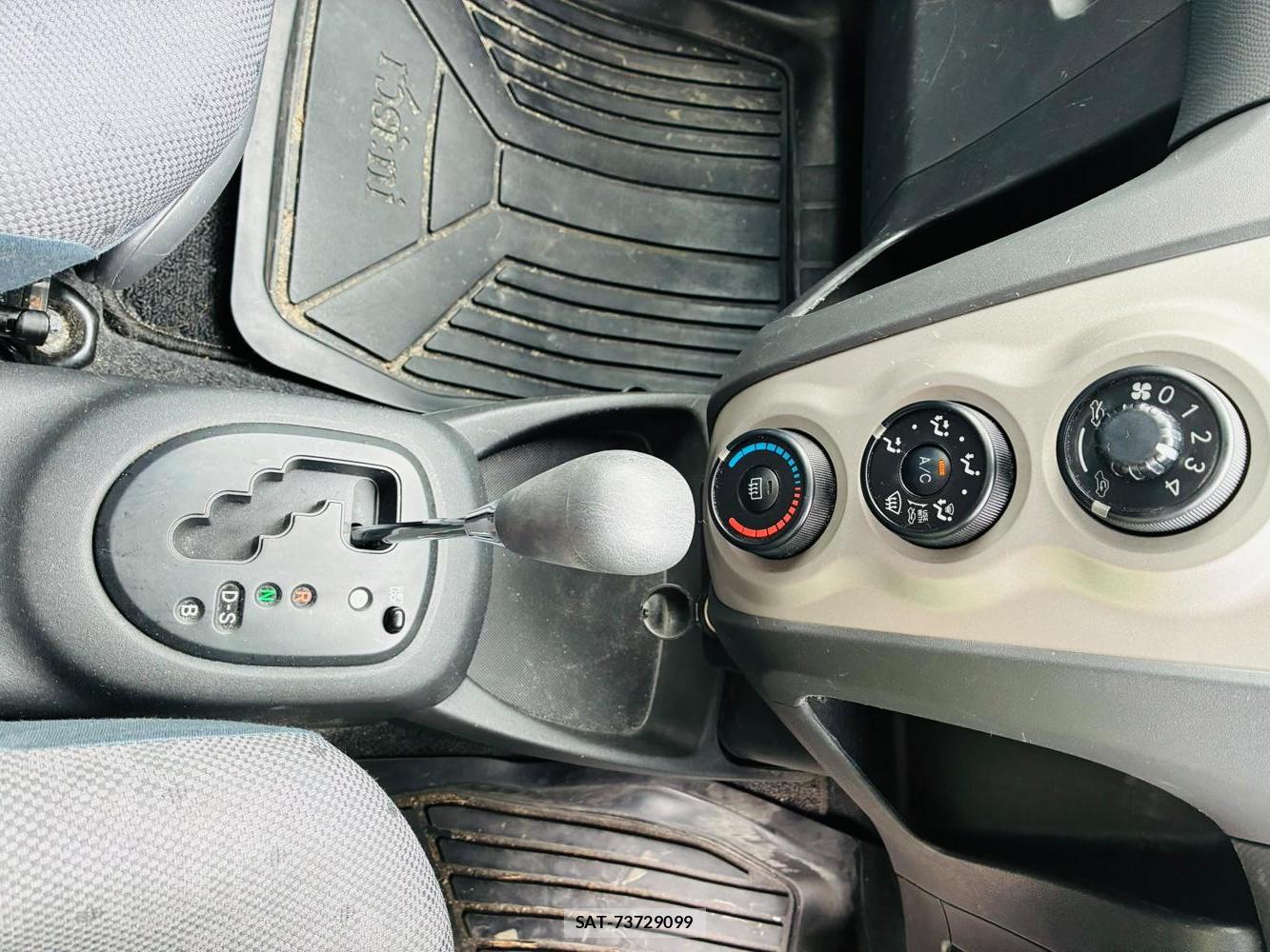 Toyota VITZ 2008-05 8079877-16