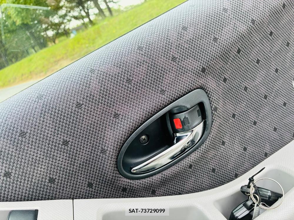 Toyota VITZ 2008-05 8079877-17