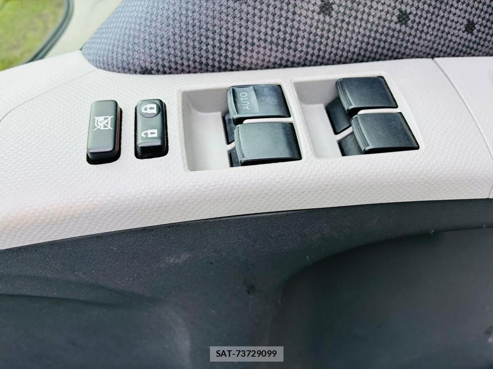 Toyota VITZ 2008-05 8079877-18