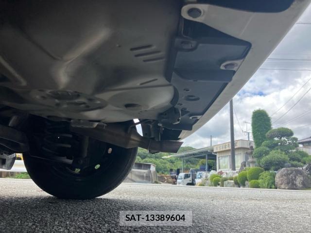 Toyota VITZ 2012-09 8528046-10